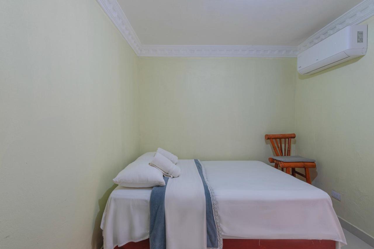 Bnb Tropical Island Aparthotel - Corales Del Sur - Santo Domingo Este Exteriör bild