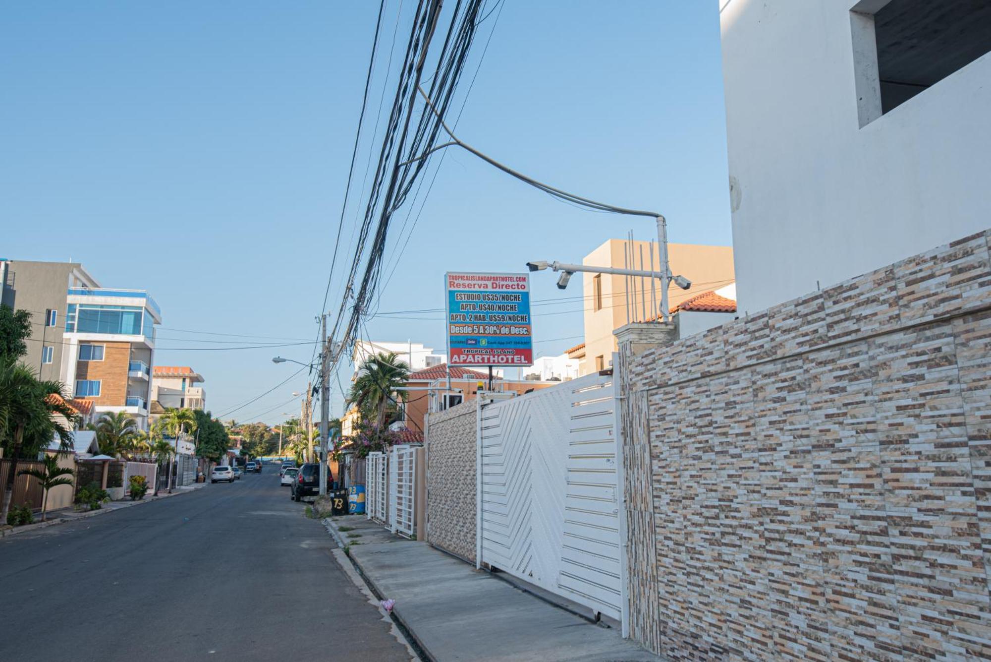Bnb Tropical Island Aparthotel - Corales Del Sur - Santo Domingo Este Exteriör bild
